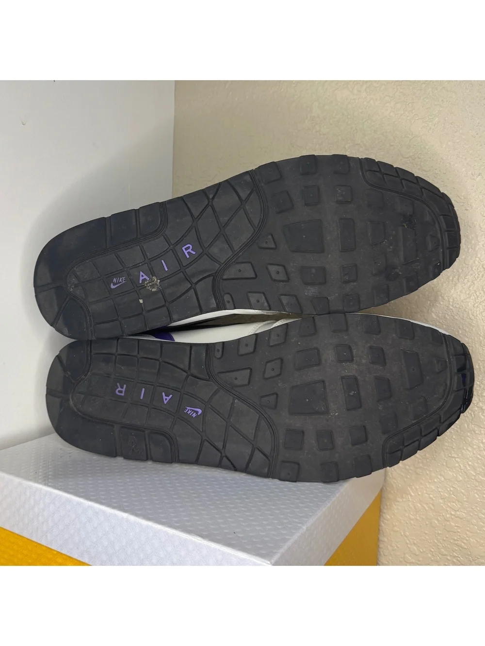 Nike Men’s White Black Purple Air Max Low-Top Sneakers